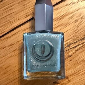 NWOB Mooncat Devils ivy nail polish.